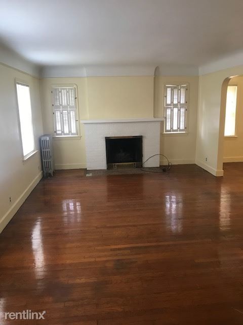 Building Photo - 3 br, 1.5 bath House - 321 Piper Blvd