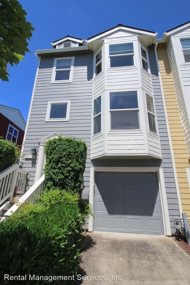 Foto del edificio - 3 br, 2.5 bath House - 2579 NW 1st Dr