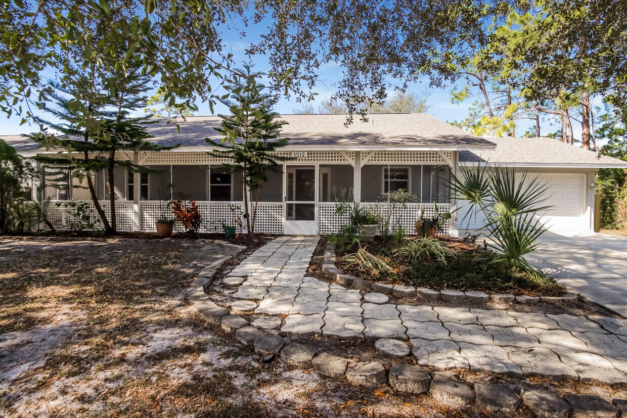 Foto principal - 1512 Eagle Ave NW