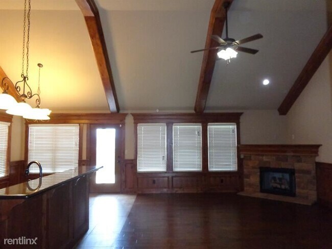 Foto del edificio - 3 br, 2 bath House - 12110 East 69th Stree...