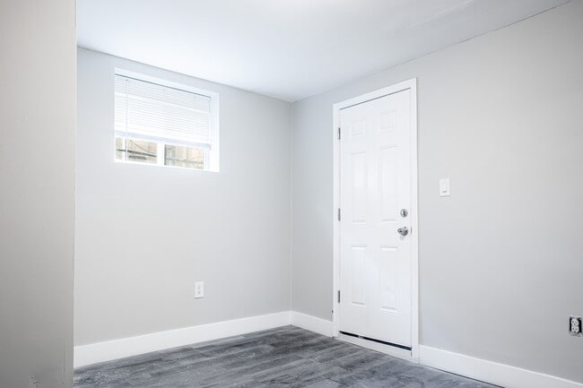 Foto del edificio - 2348 Moore St