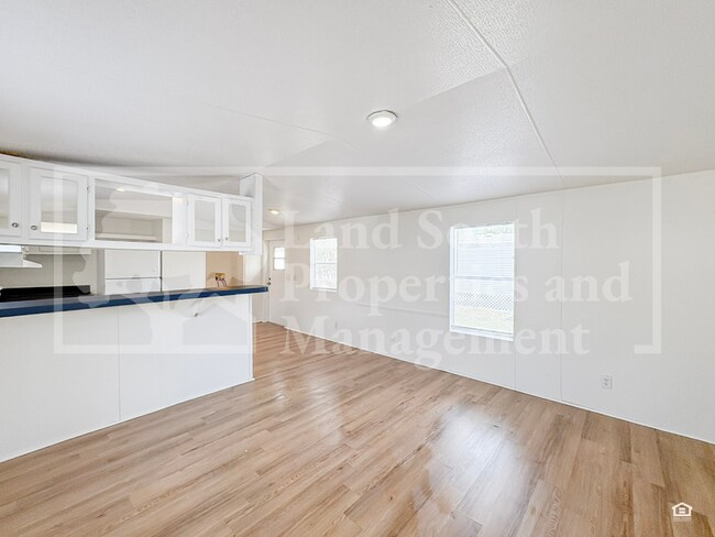 Foto del edificio - 1165 Meadow Lawn Street