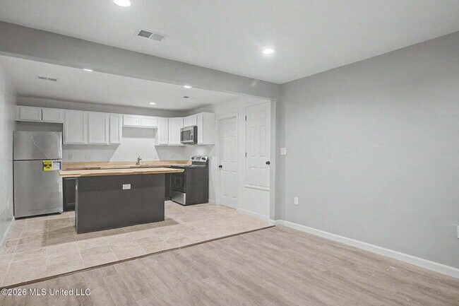 Foto del edificio - 3 bedroom close to D'Iberville!
