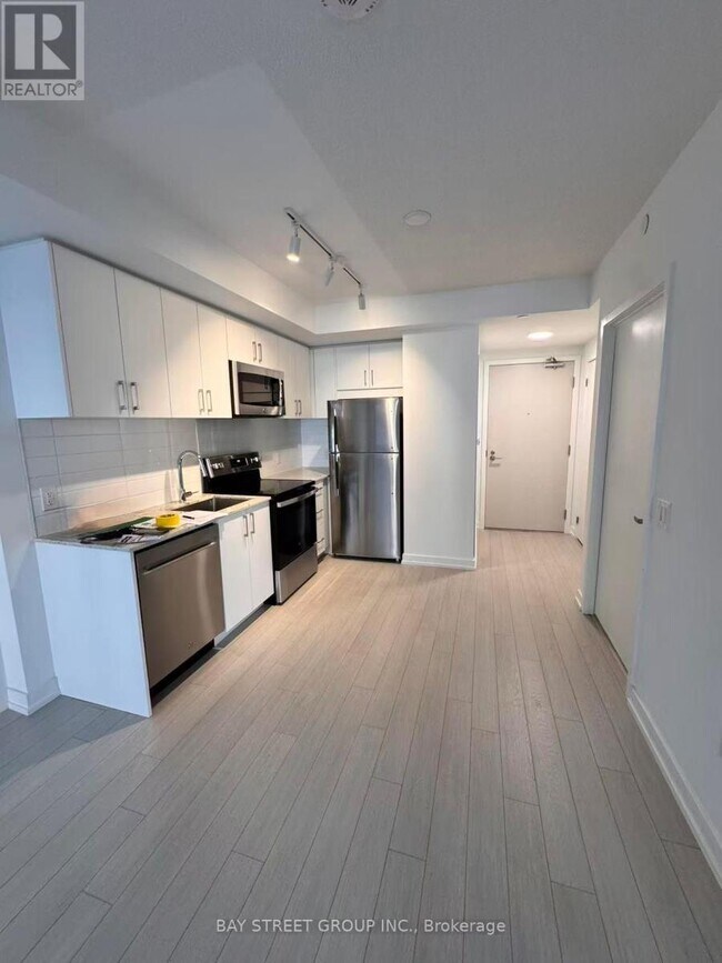 Photo du bâtiment - 4010 Eglinton Ave W