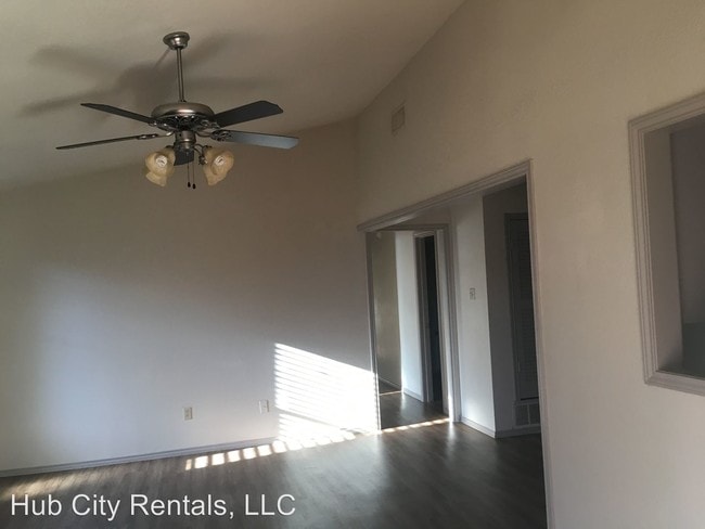 Building Photo - 2 br, 1.5 bath House - 2025 S Loop 289