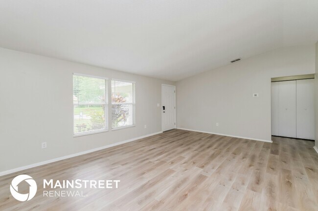 Foto del edificio - 706 Jacaranda Dr