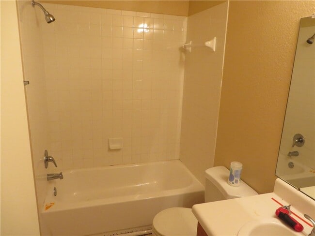 Building Photo - Recently updated 4/2/2 one story in Post Oak!