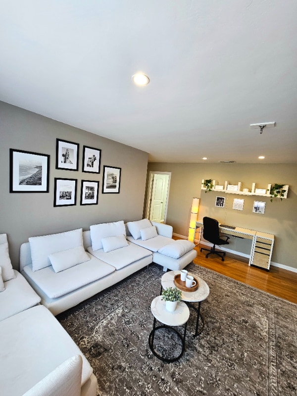 Building Photo - 3822 Aragon Dr