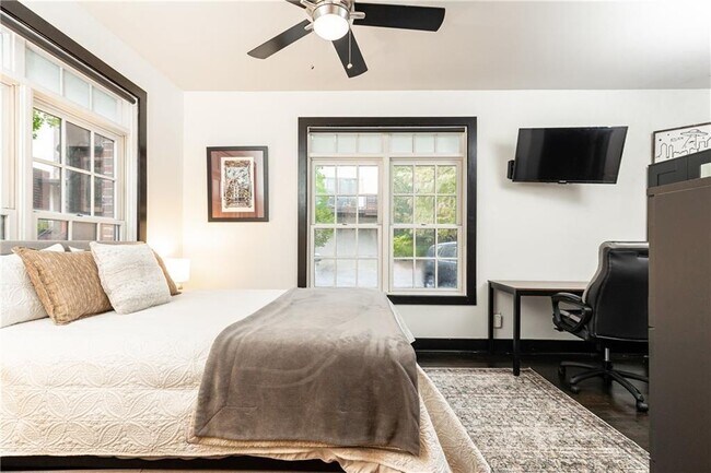 Foto del edificio - 1300 DeKalb Ave NE