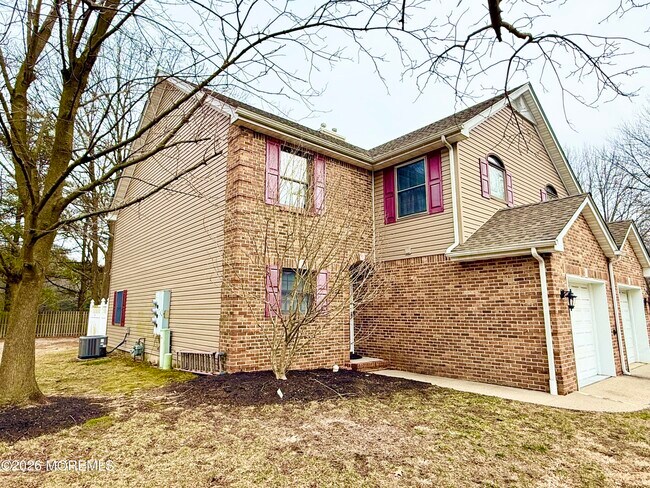 Building Photo - 41 Weller Pl