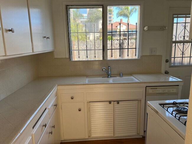 Foto del edificio - Oceanview Two Bedroom Apartment with Laund...