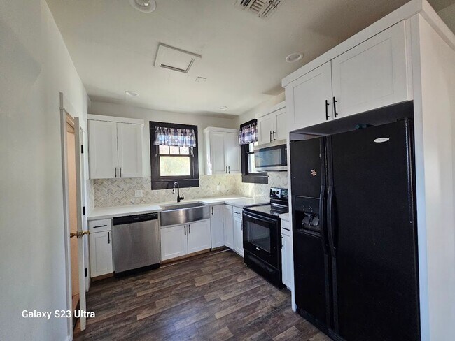 Foto del edificio - VINTAGE HOME BUILT IN 1926