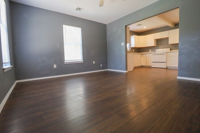 Foto del edificio - 353 S Zunis Ave