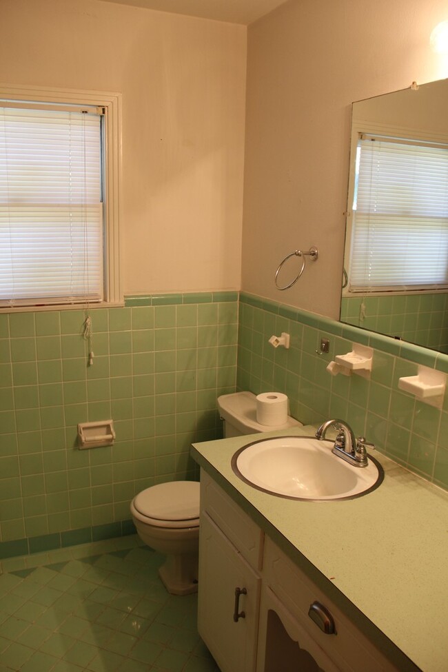 Foto del edificio - 4405 Erath Ave