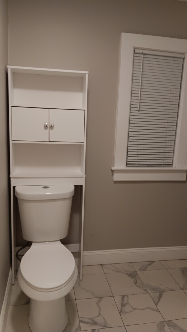 Baño - 633 Haverhill St