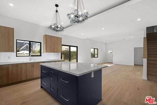 Foto del edificio - 824 N Orange Grove Ave