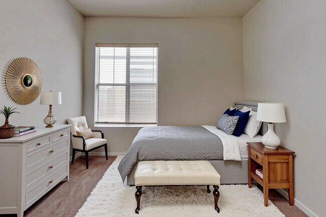 Foto del edificio - 9928 W Marguerite Ave