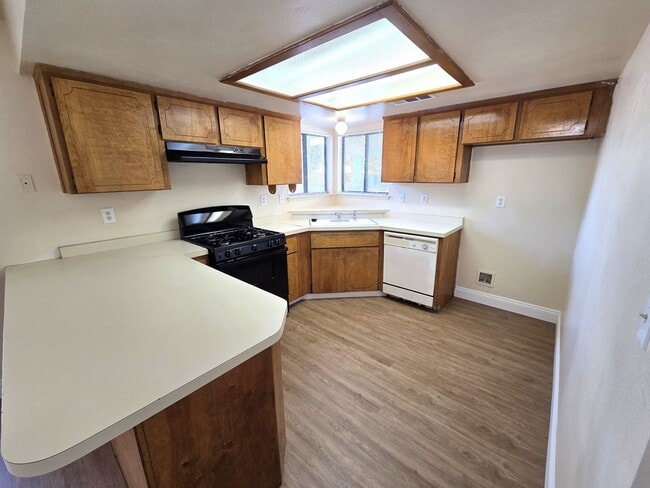 Building Photo - Large 3 Bedroom 2 Bath Home by Westfield School