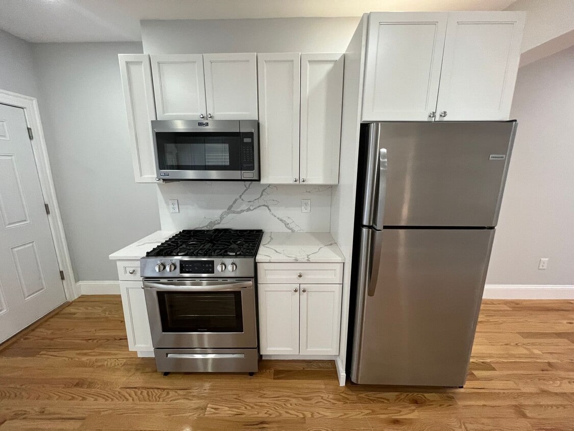 Primary Photo - Pets friendly, In-Unit Washer and Dryer,Pa...