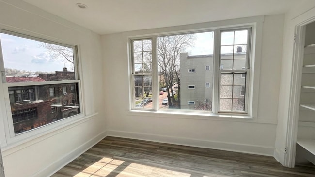 Building Photo - 5850 Alderson St