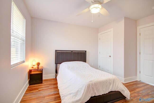Foto del edificio - 4302 Knight Rd SW
