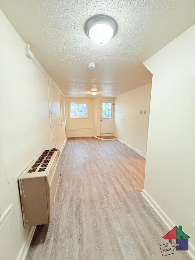 Foto del edificio - 94 Malletts Bay Ave