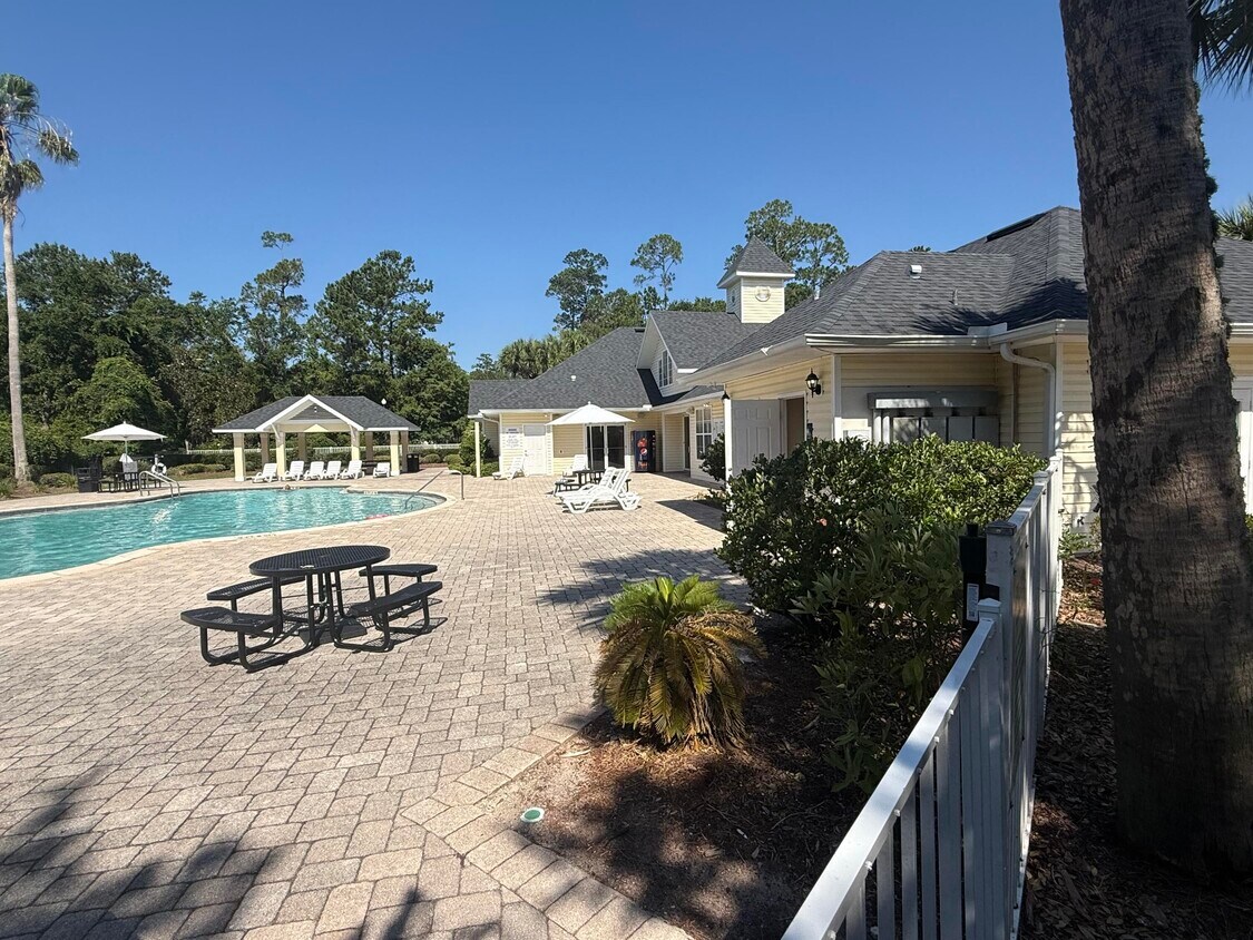 Foto principal - 4387 NW 48th St