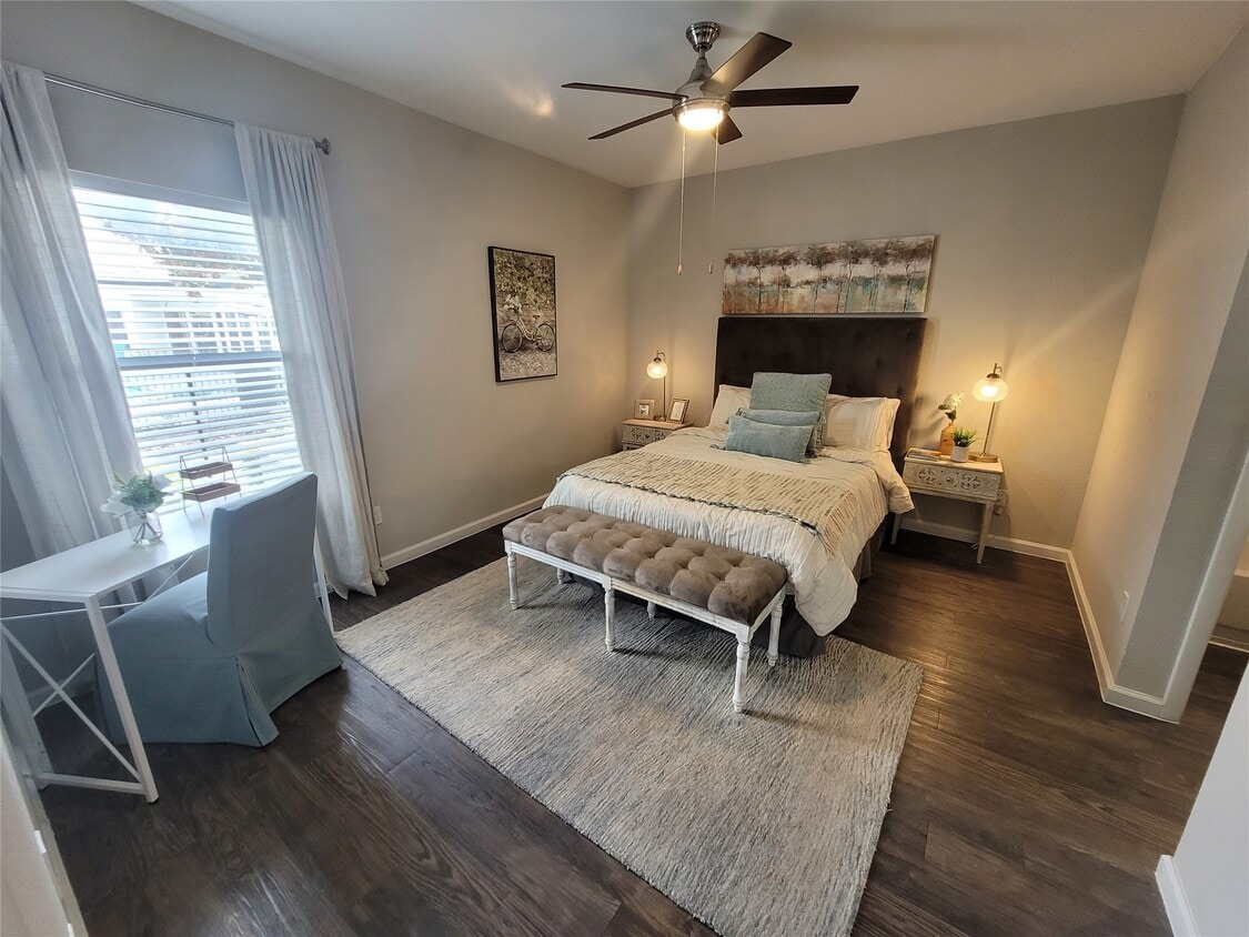 Foto principal - 7250 W Greens Rd