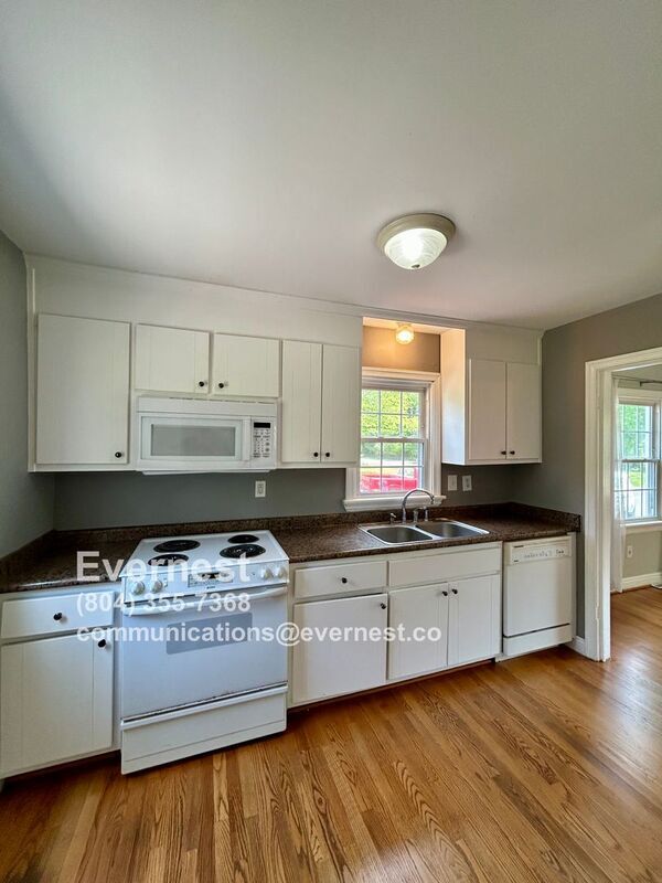 Building Photo - 1016 Boroughbridge Rd