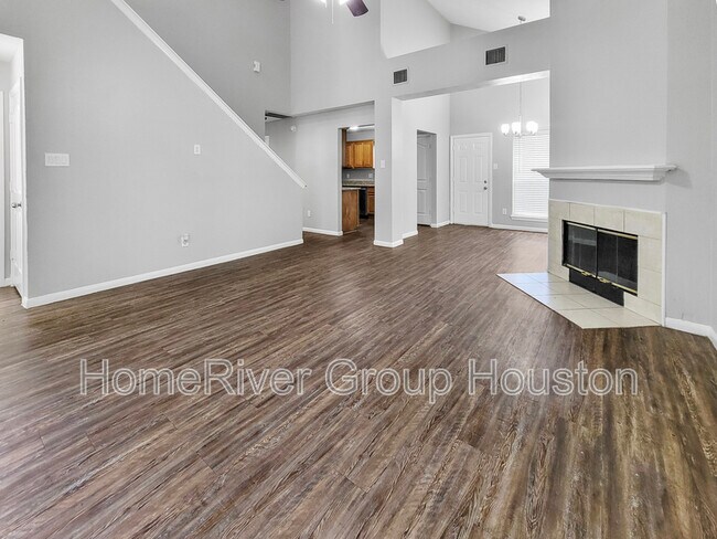 Foto del edificio - 11930 Cottonwood Ln