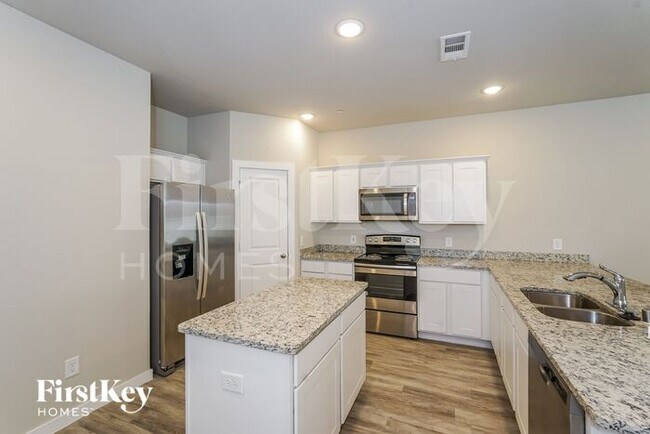 Building Photo - 609 Sophia Wy