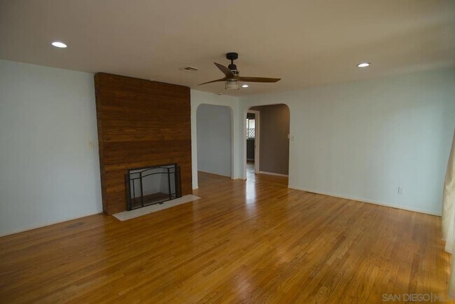 Foto del edificio - 6124 Mary Ln Dr