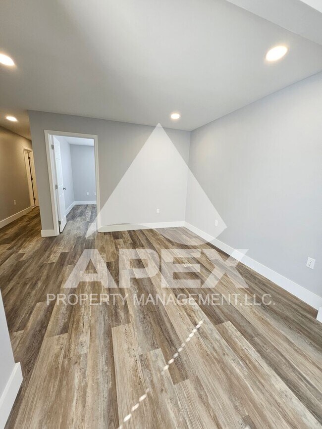 Foto del edificio - 3411/3413 Harvey Drive