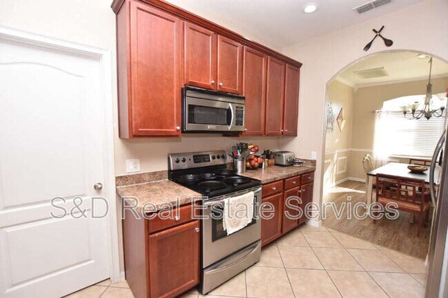 Foto del edificio - 7061 Heatherbrook Dr