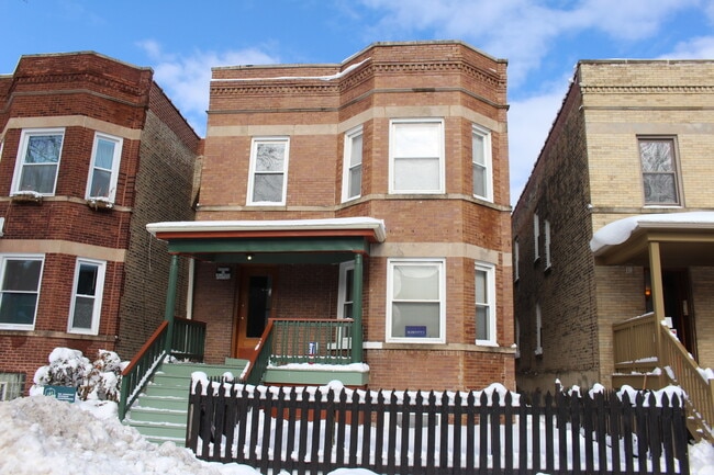 Building Photo - 2214 W Eastwood Ave