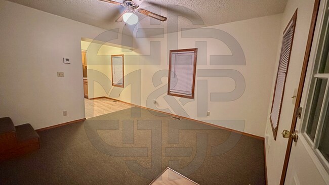 Foto del edificio - 130 W 10th St