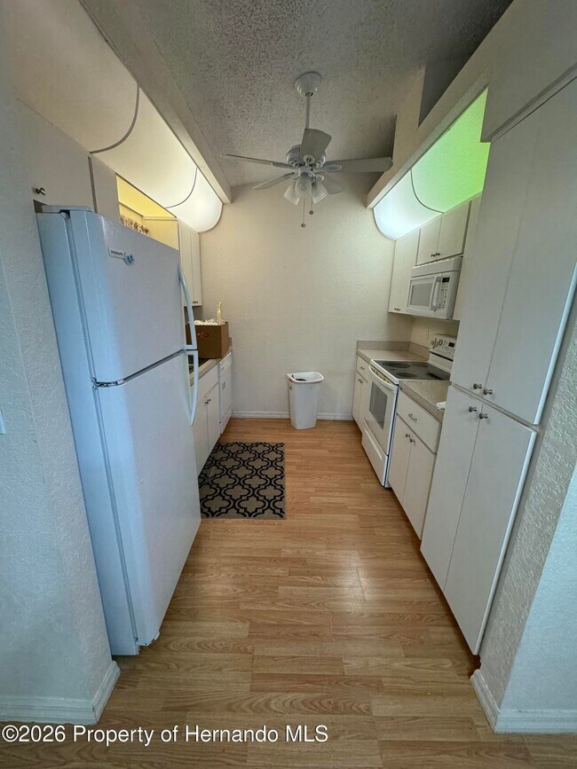 Foto del edificio - 4338 Millwood Rd