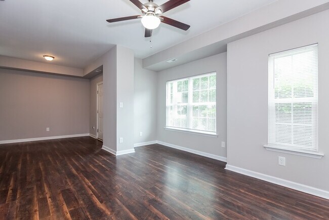 Building Photo - Spacious 2-Story Home in Charlotte