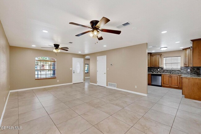 Foto del edificio - 6221 Patria St