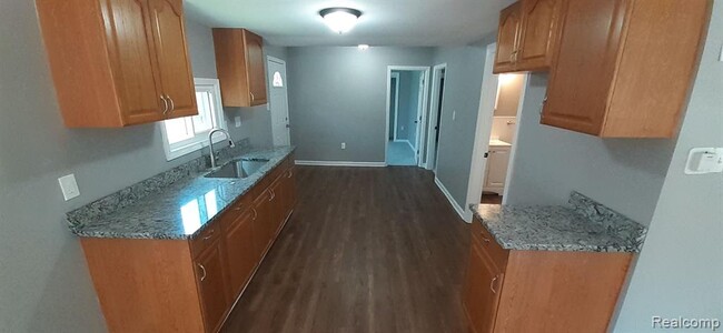 Foto del edificio - 8251 Jackson Ave