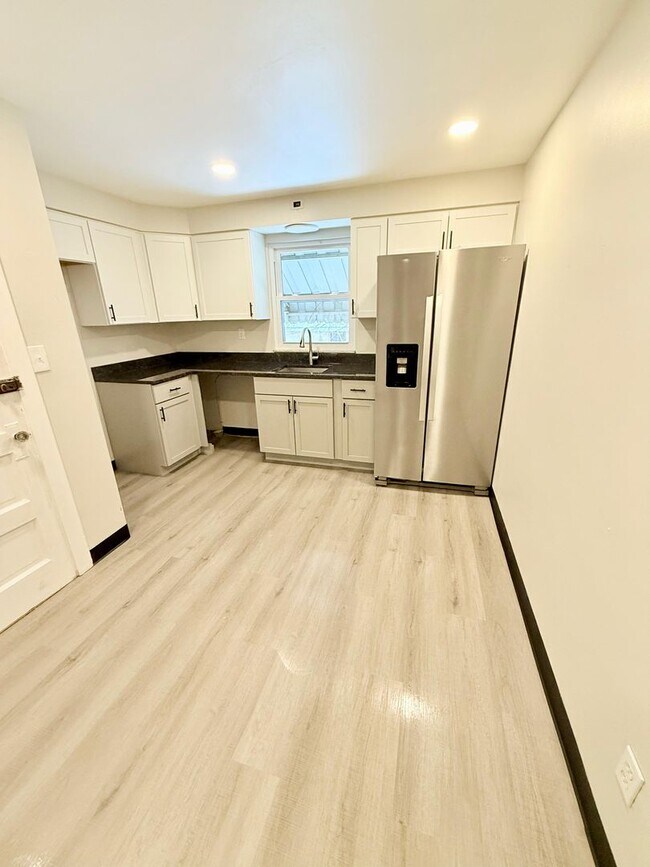 Foto del edificio - Beautiful 3BD/1BA Single Family Home – Newly Remodeled!