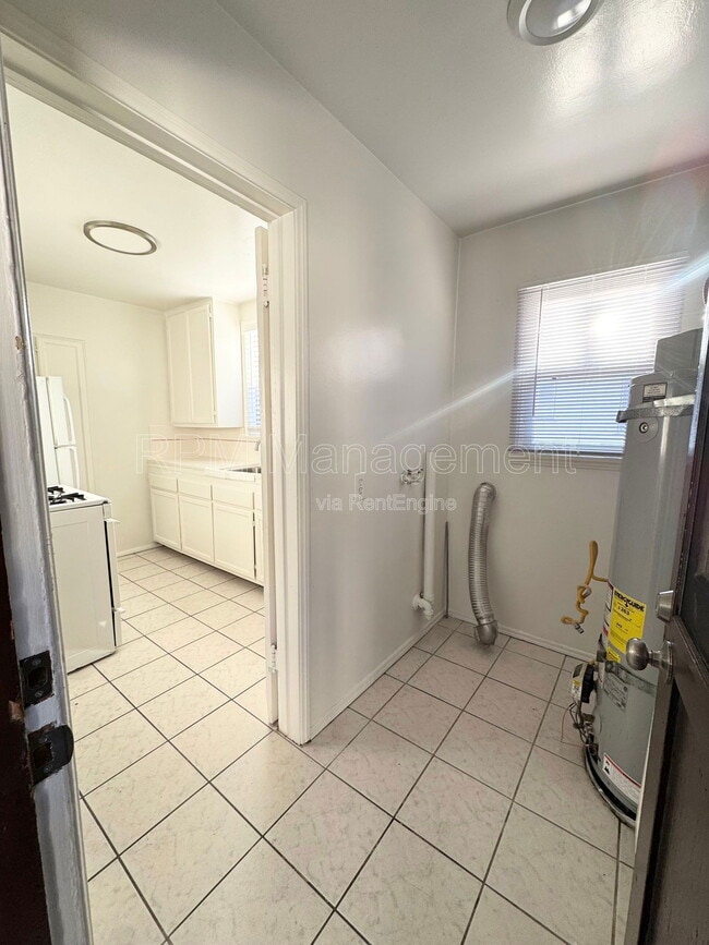 Building Photo - 7030 La Tijera Blvd