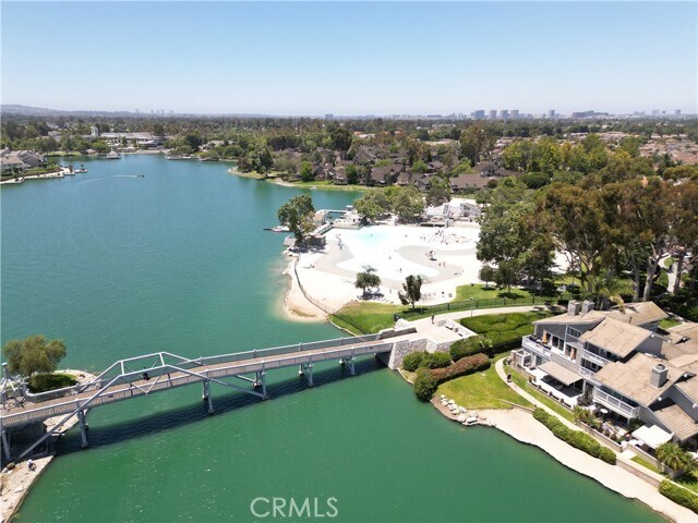 Foto del edificio - 7 Lakeview