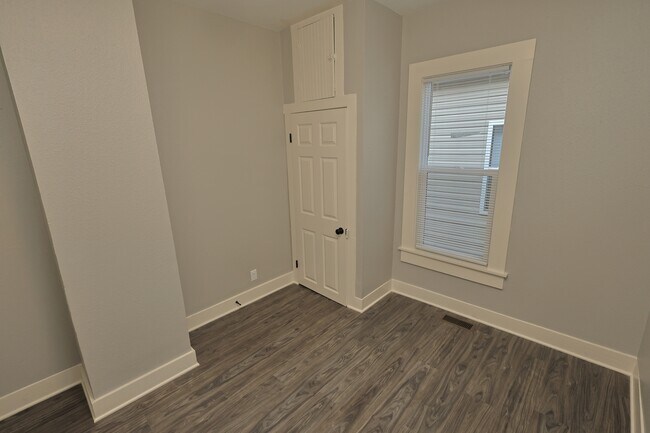Building Photo - 621 Kiowa St
