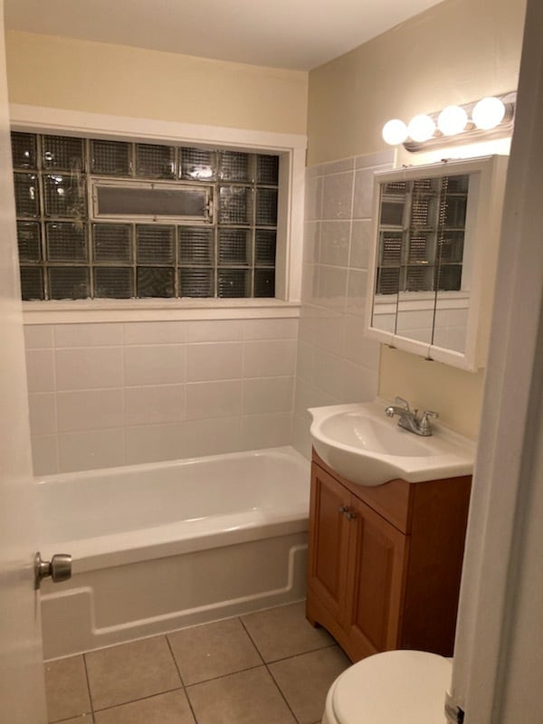 Bathroom - 4054 Selfridge Pkwy
