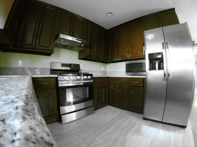 Foto del edificio - 5646 La Mirada Ave