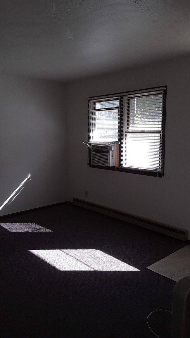 Building Photo - 1108 Melick Ave