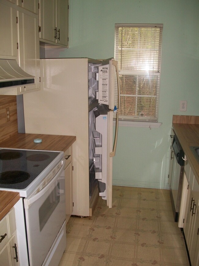 Building Photo - 3147 Oak Hammock Ct