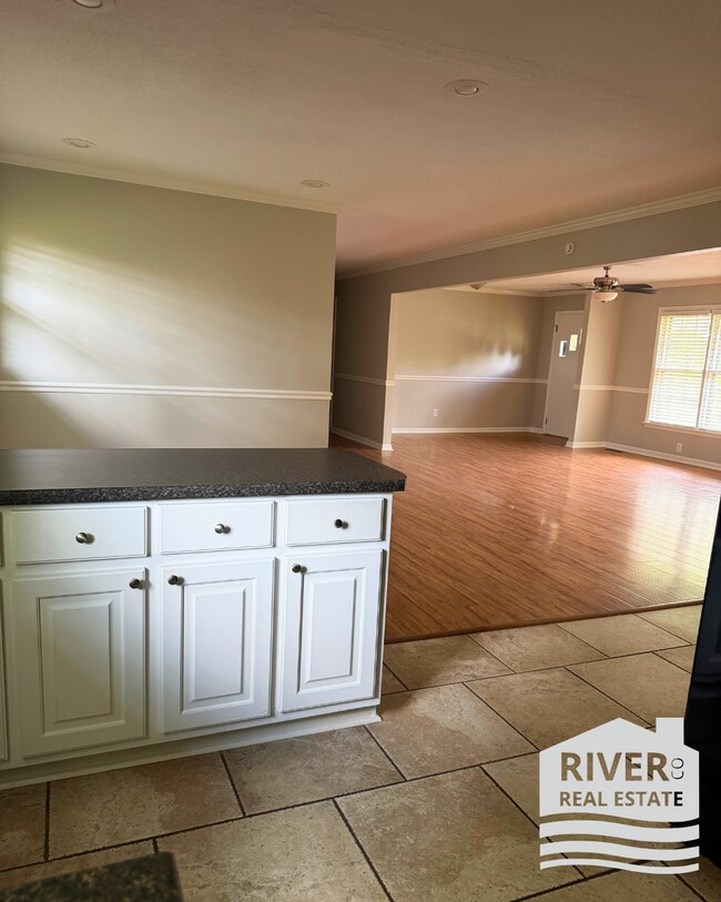 Foto del edificio - 2370 Roberts Ln