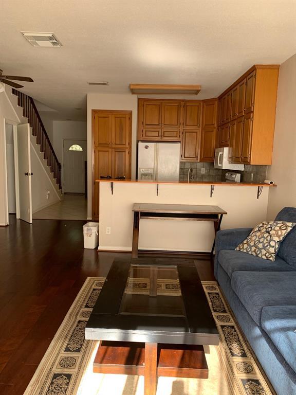 Foto del edificio - 7951 Knight Rd